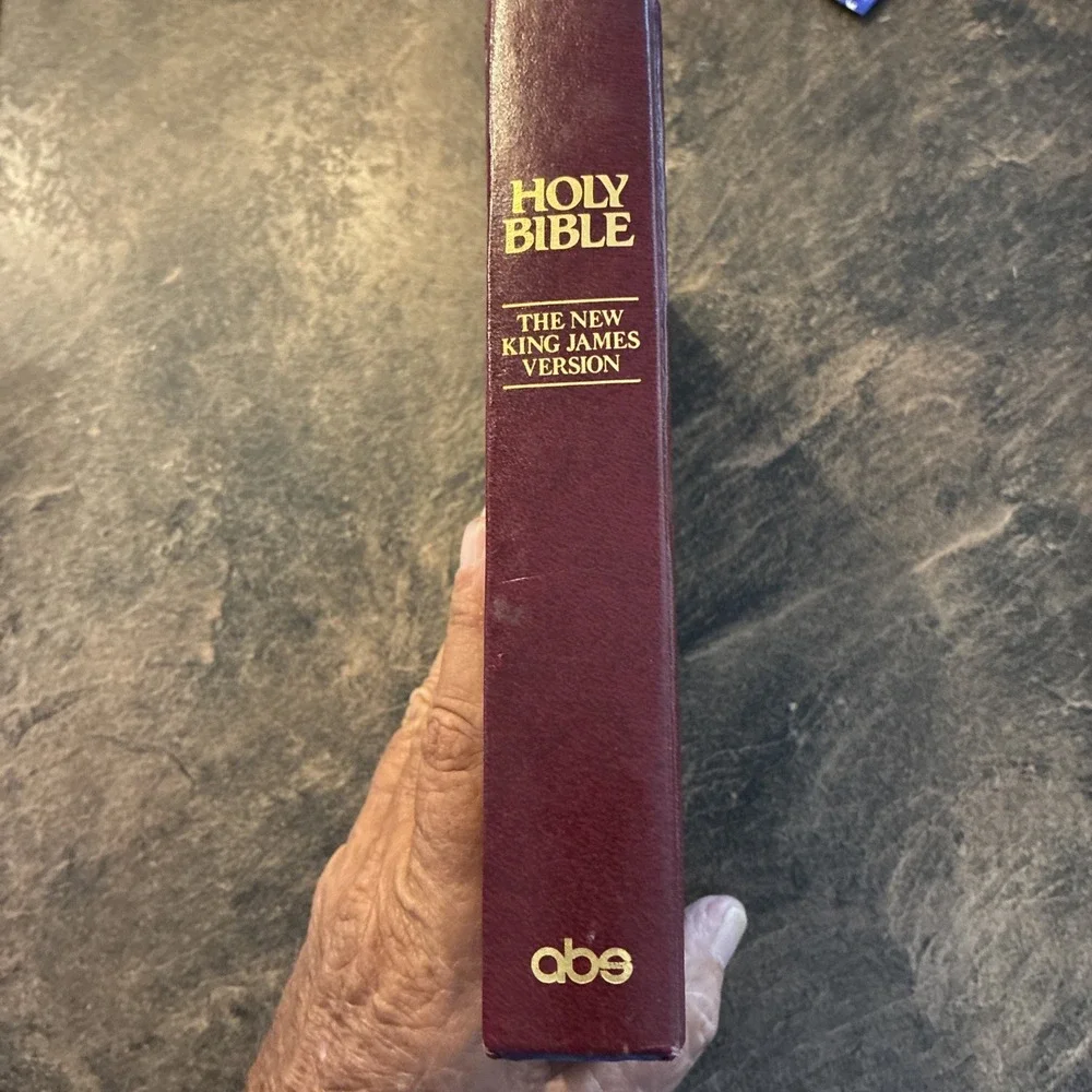 Holy Bible: New King James Version NKJV, Thomas Nelson, 1990 Hardcover ABS
